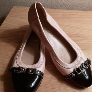 AGL women's ballet flats sz 38.5 black/cream leather gently used